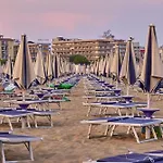 Daire Charming Seaside Escape With Bright Interiors Bibione