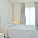 Charming Seaside Escape With Bright Interiors Daire *