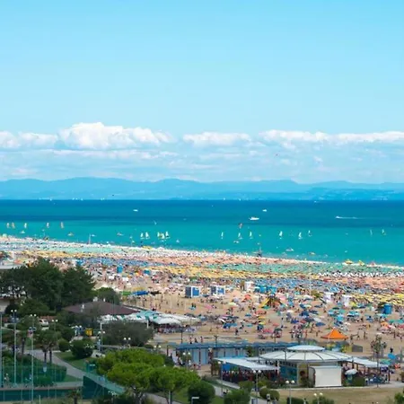 Charming Seaside Escape With Bright Interiors ビビオーネ