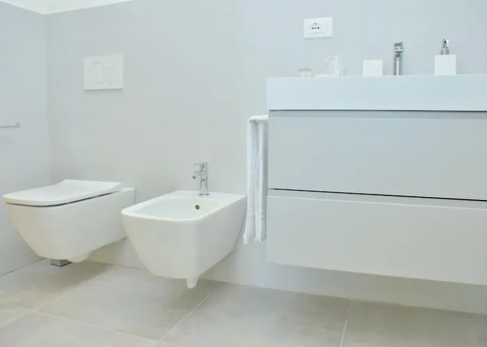 דירה Charming Seaside Escape With Bright Interiors ביביונה