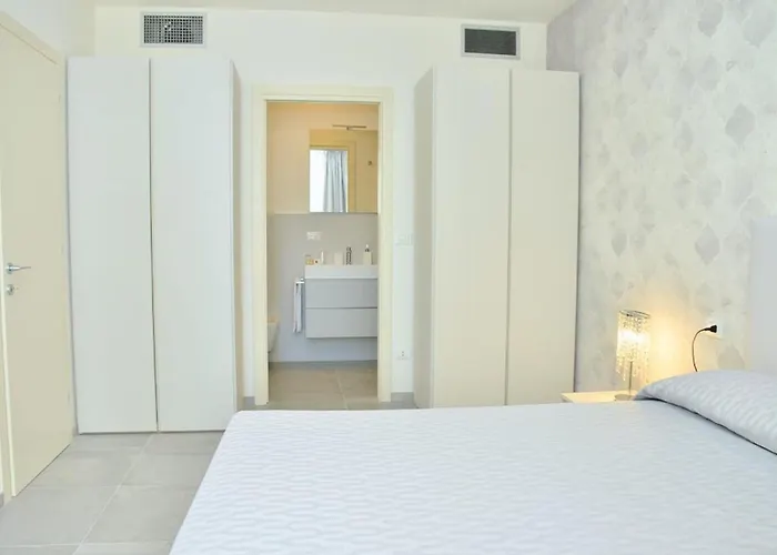 דירה Charming Seaside Escape With Bright Interiors *