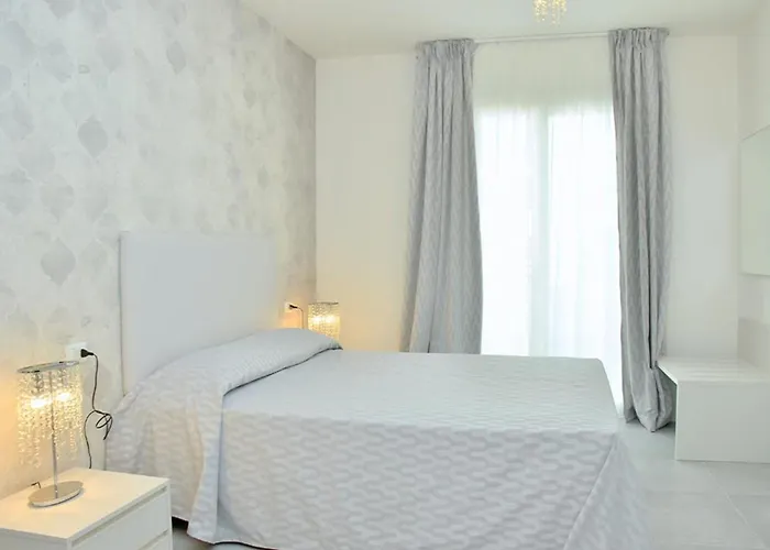 Charming Seaside Escape With Bright Interiors Appartamento *